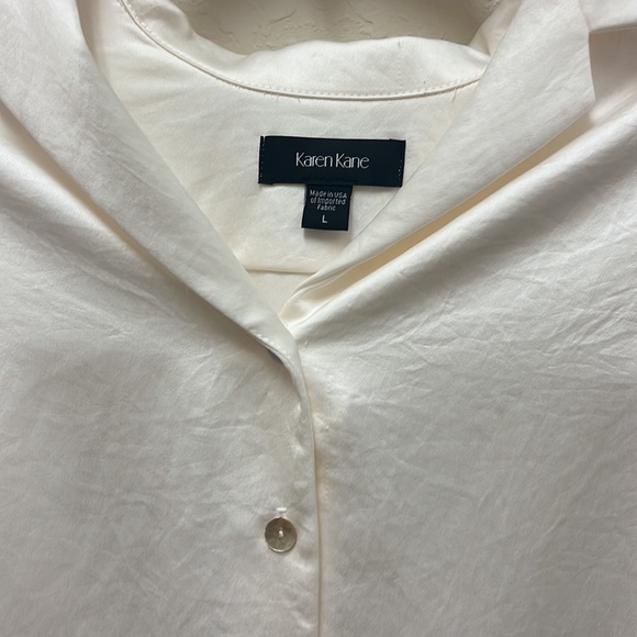 Karen Kane “Long Sleeve Button-Up Shirt
$158.00 size L new with tag - Picture 5 of 9